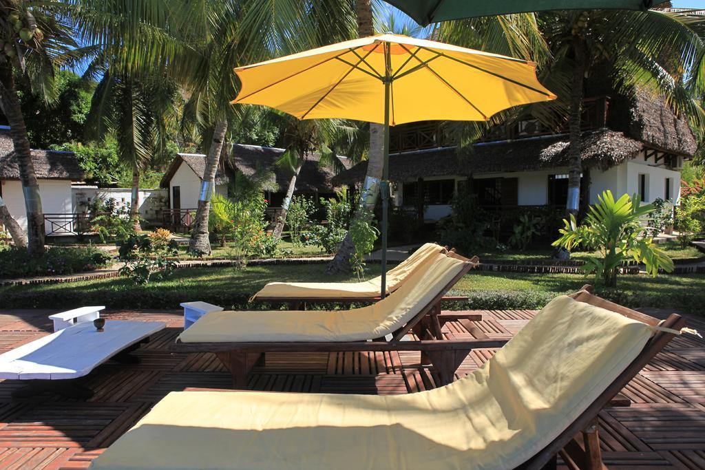Ylang Hotel Ambondrona  Екстер'єр фото