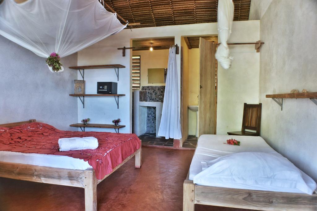 Ylang Hotel Ambondrona  Екстер'єр фото