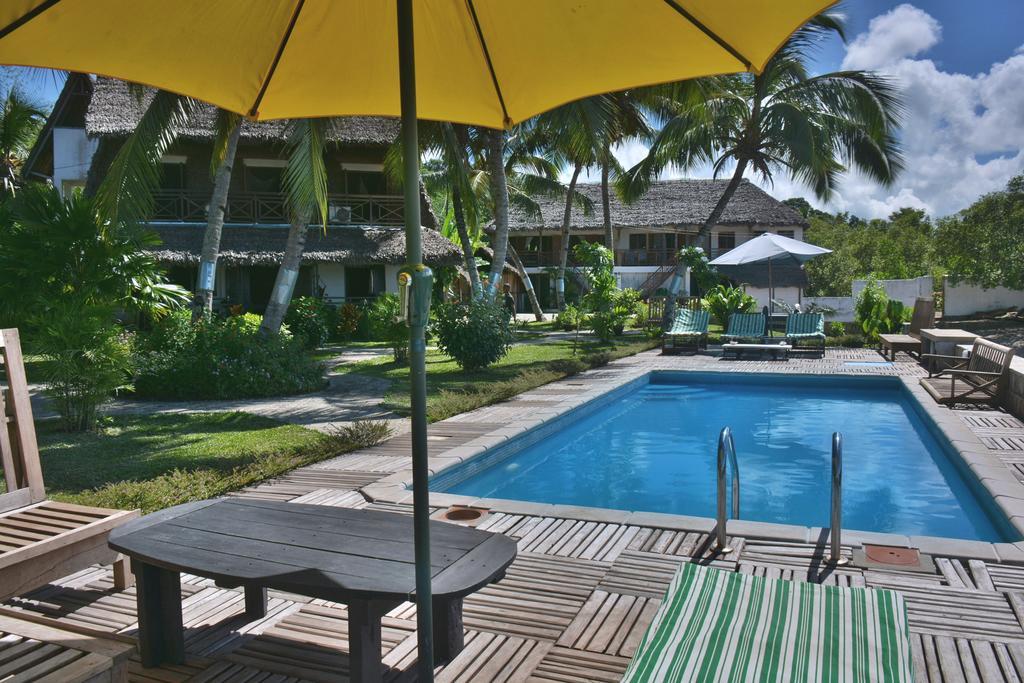 Ylang Hotel Ambondrona  Екстер'єр фото